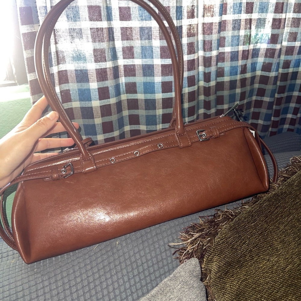 Elegant Brown Leather Handbag